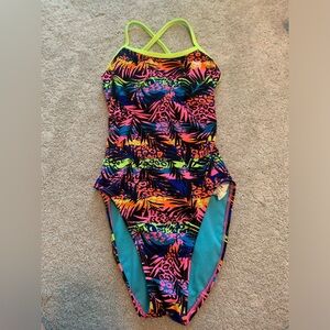 TYR Women’s Crosscut Tieback one piece swimsuit size 28